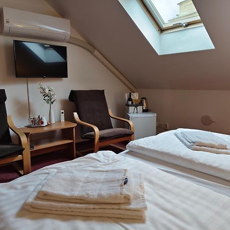 Hotel Bily Konicek Třeboň Extérieur photo