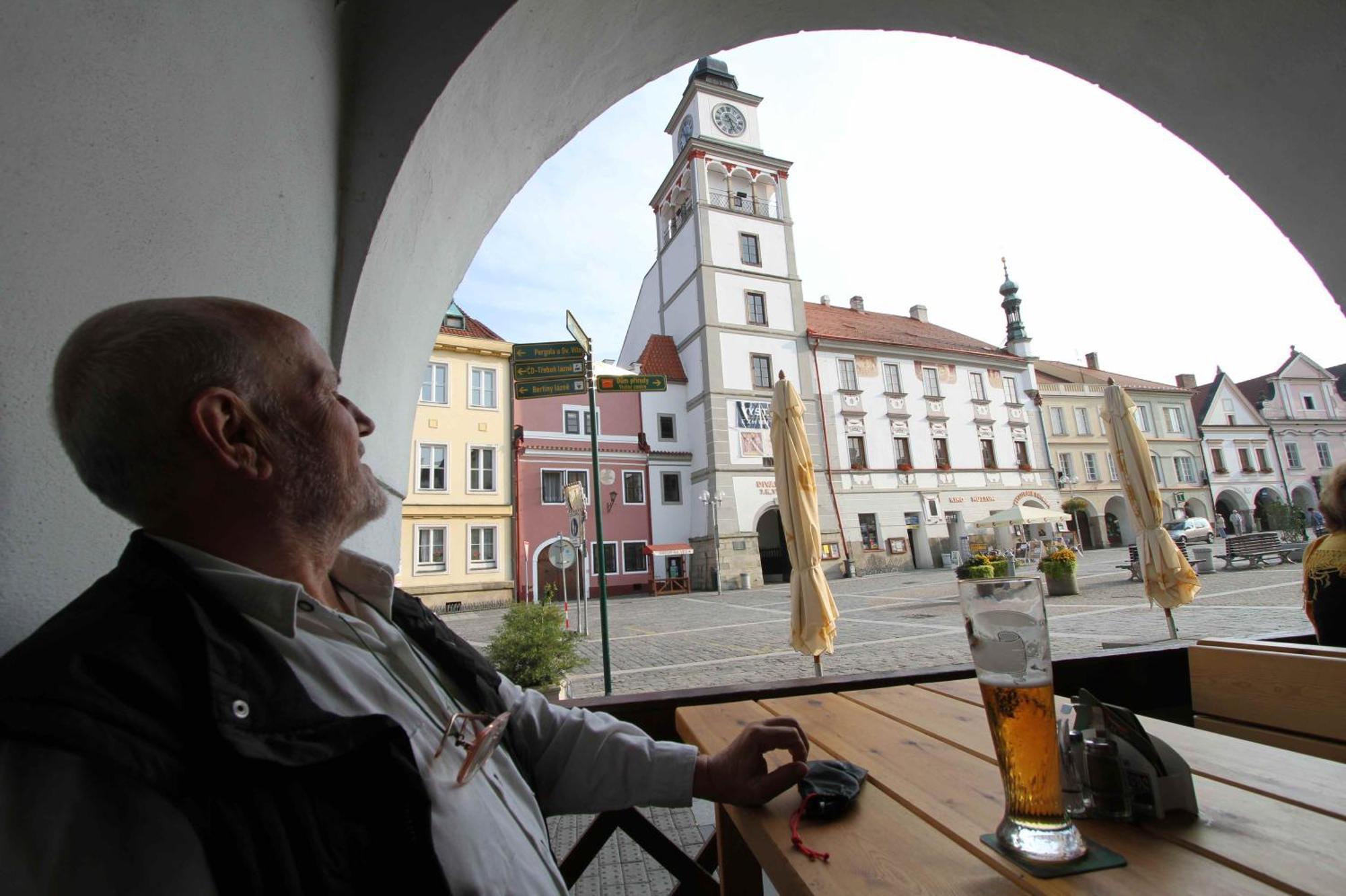 Hotel Bily Konicek Třeboň Extérieur photo