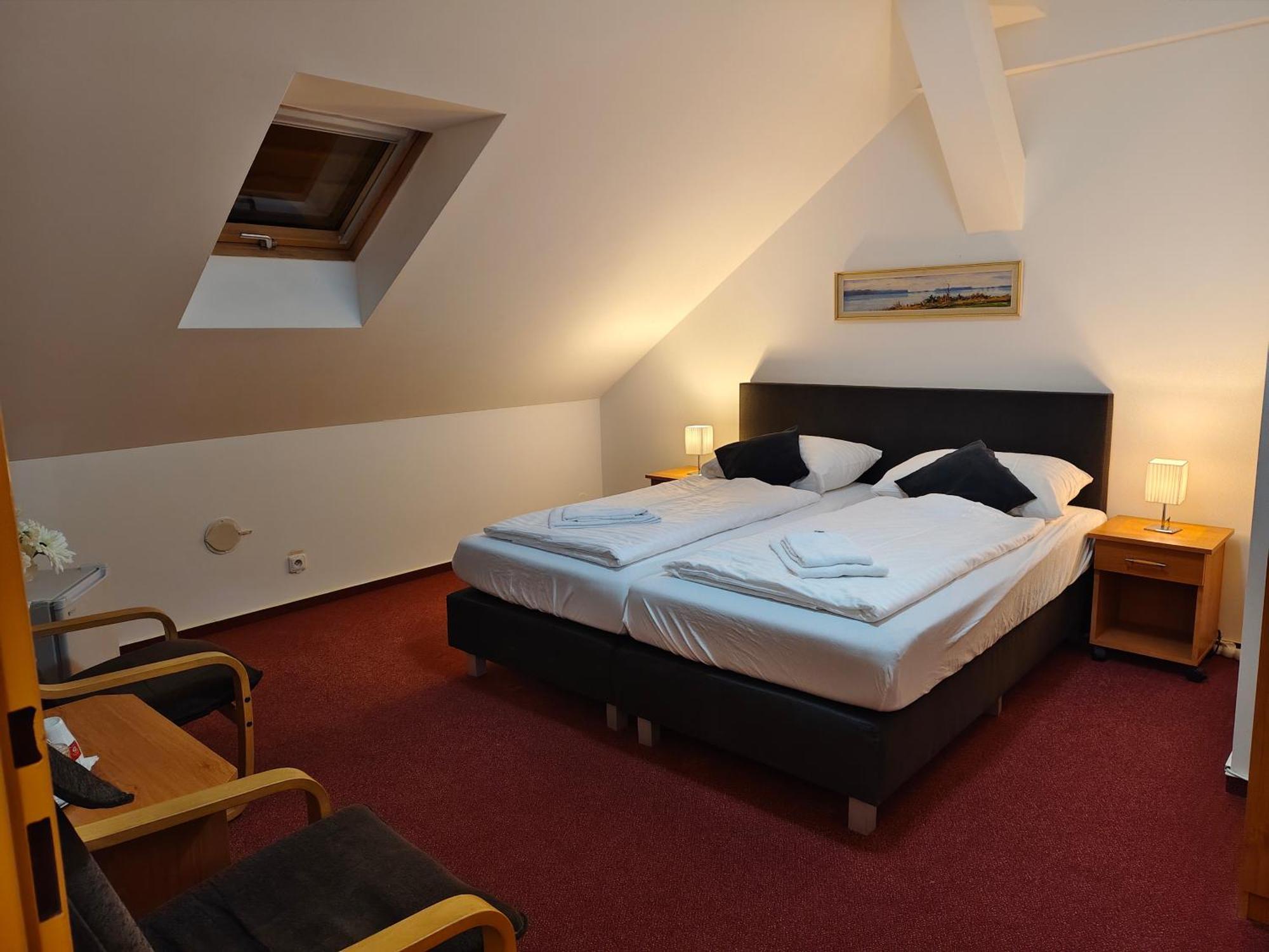 Hotel Bily Konicek Třeboň Extérieur photo