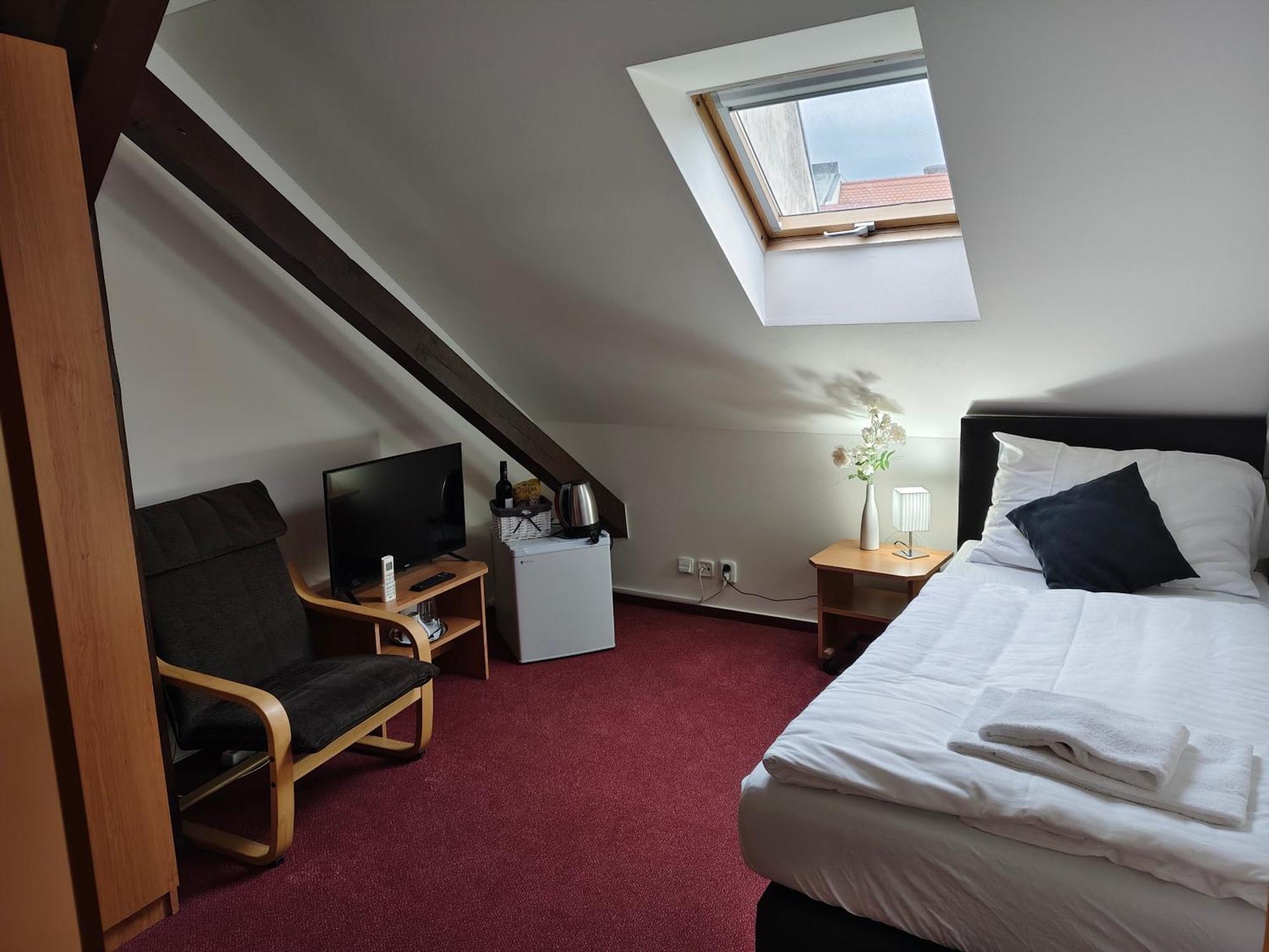 Hotel Bily Konicek Třeboň Extérieur photo