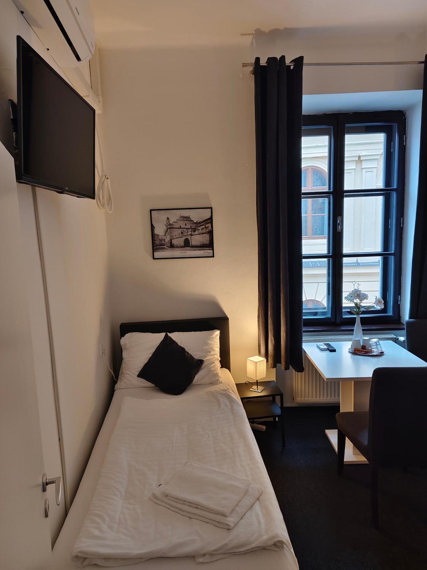 Hotel Bily Konicek Třeboň Extérieur photo