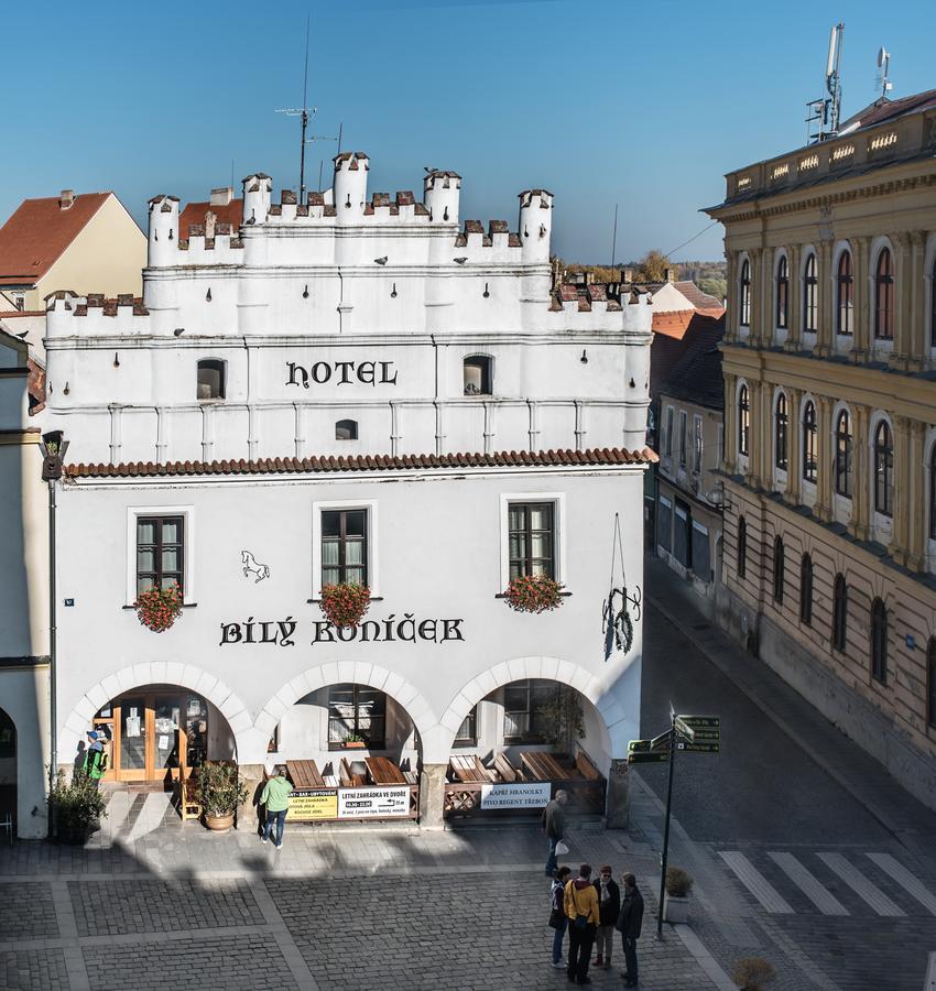 Hotel Bily Konicek Třeboň Extérieur photo