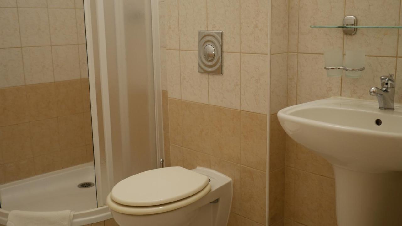 Hotel Bily Konicek Třeboň Extérieur photo