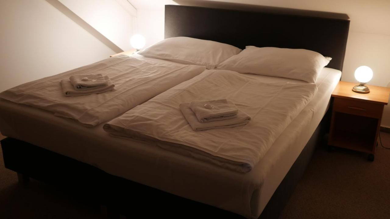 Hotel Bily Konicek Třeboň Extérieur photo