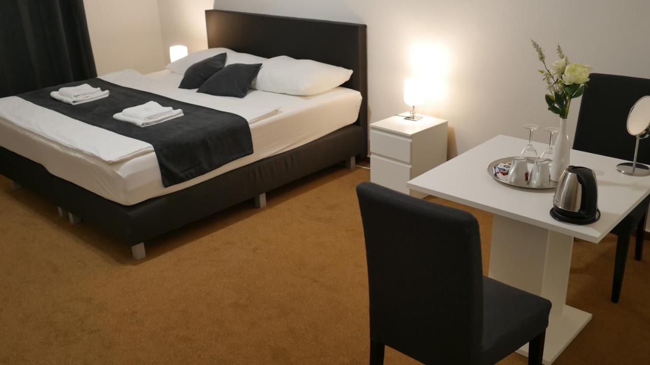 Hotel Bily Konicek Třeboň Extérieur photo