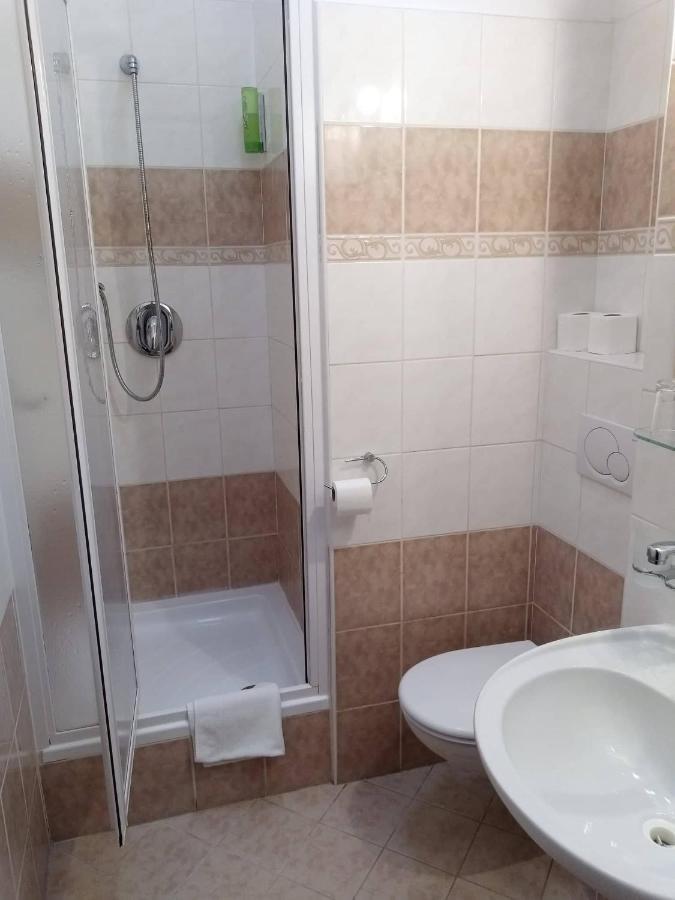 Hotel Bily Konicek Třeboň Extérieur photo